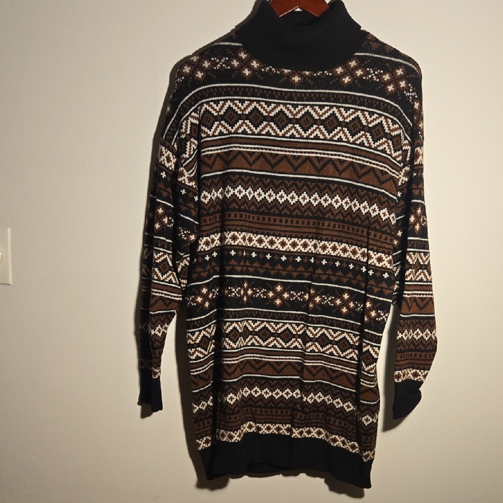 Forever 21 Women's Turtleneck Sweater - Black and Brown Pattern